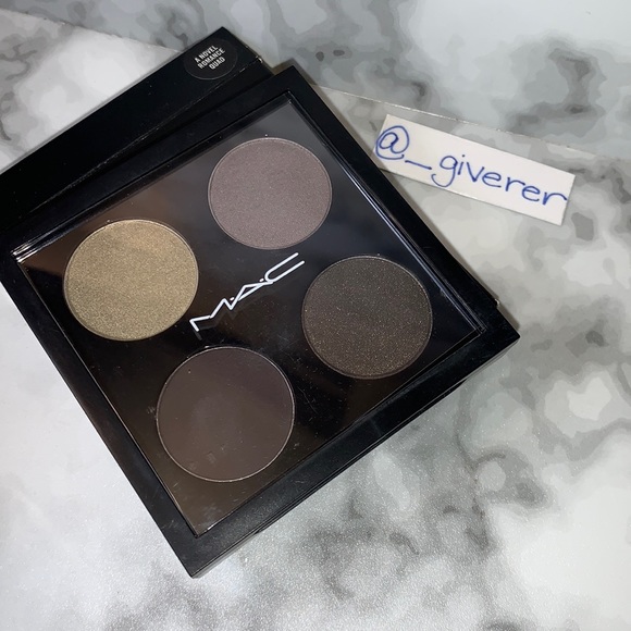 A NOVEL ROMANCE Quad Eye Quad A Novel Romance Eyeshadow Palette MAC - Picture 5 of 17
